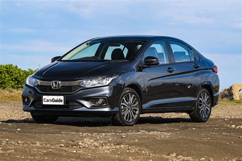 Ground clearance: how does Honda City (2018) compare to .